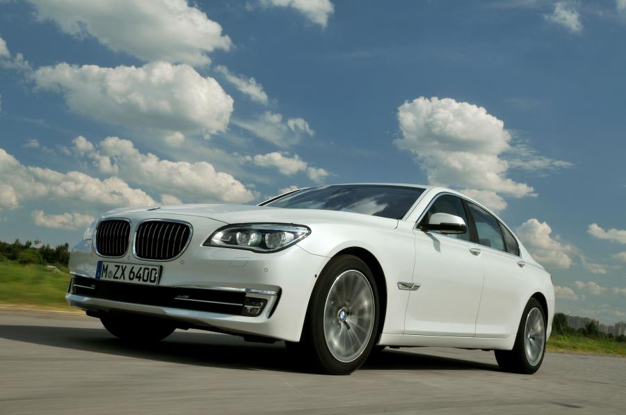  BMW 750i 2013 года  (фото 24 из 56)